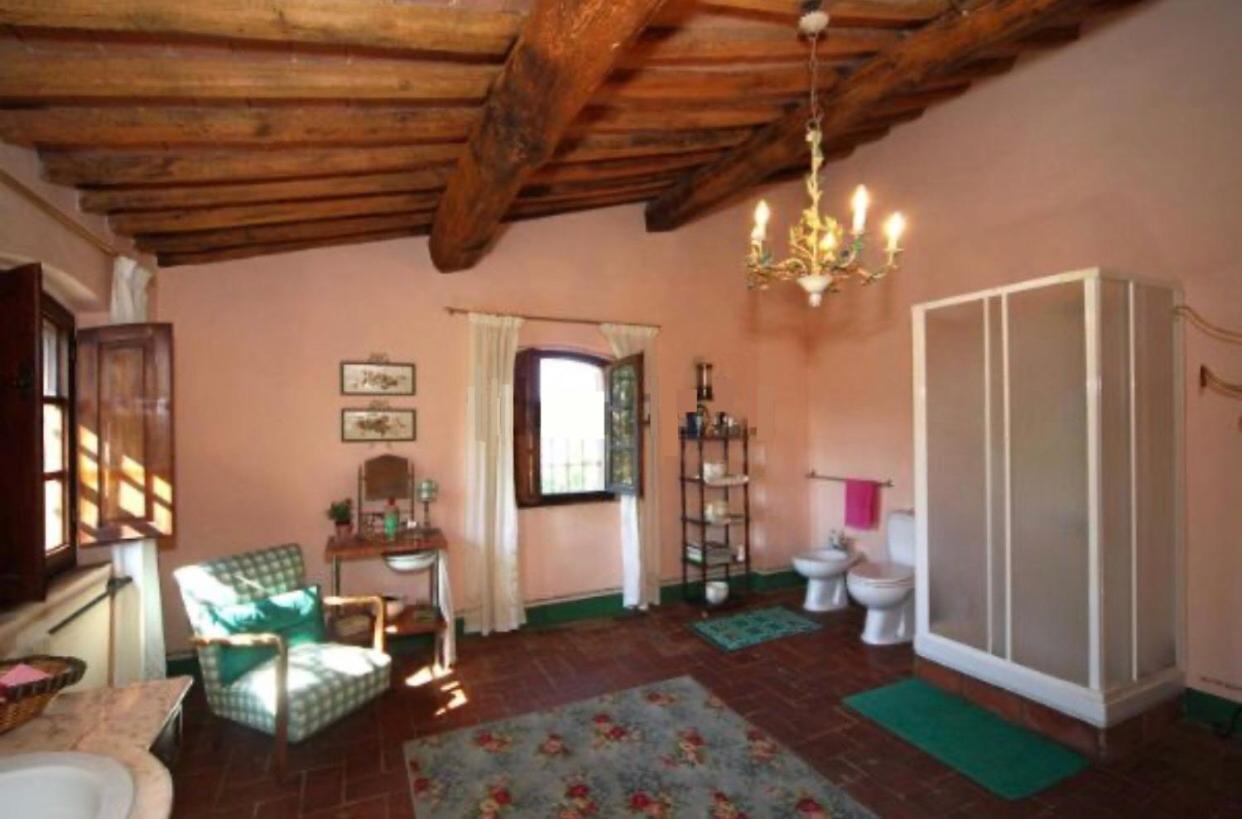 La Casa Nel Bosco Villa Lari Exteriör bild
