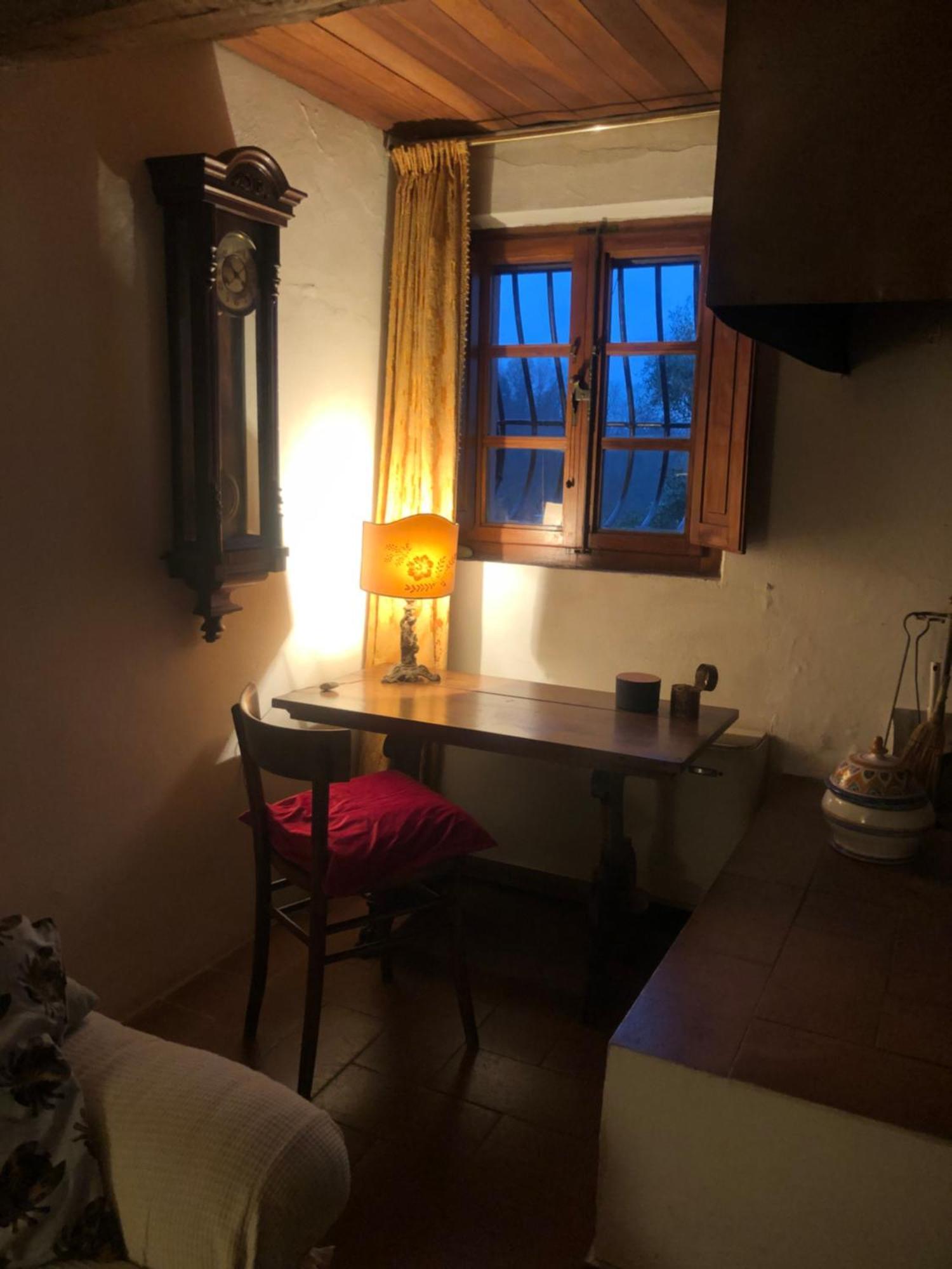La Casa Nel Bosco Villa Lari Exteriör bild